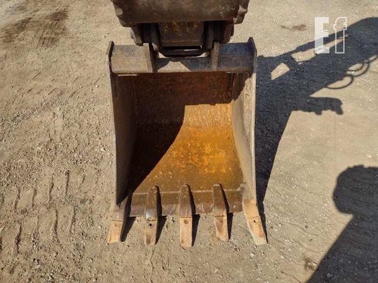 case-cx60-excavator-8560-image-17