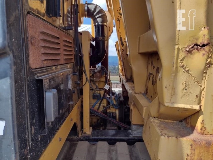 2015-morooka-mst2200vd-image-34