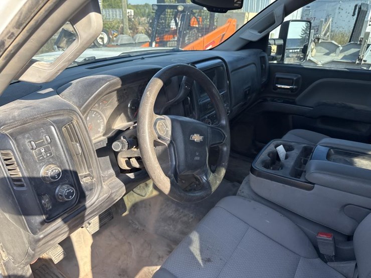 2019-chevrolet-2500-image-26