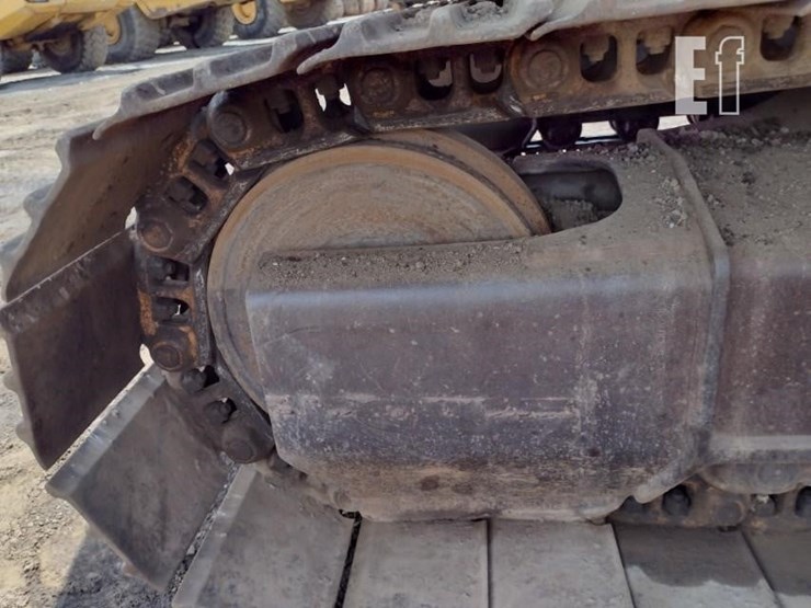 1992-deere-490e-image-28