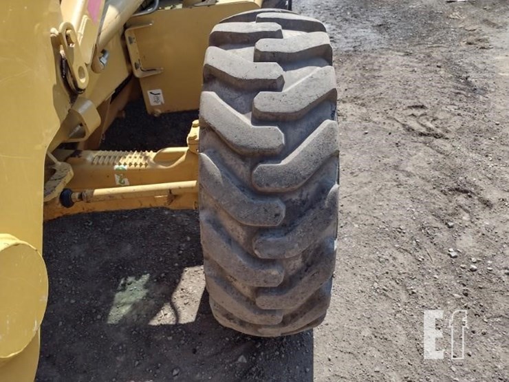 2004-caterpillar-420d-image-22