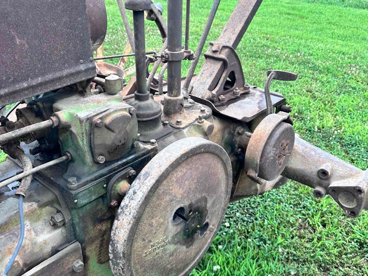 john-deere-b-image-5