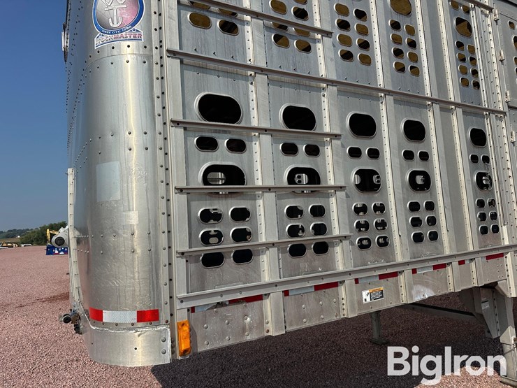 2002-wilson-livestock-trailer-image-15