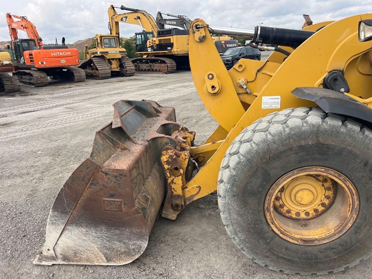 caterpillar-938k-image-12