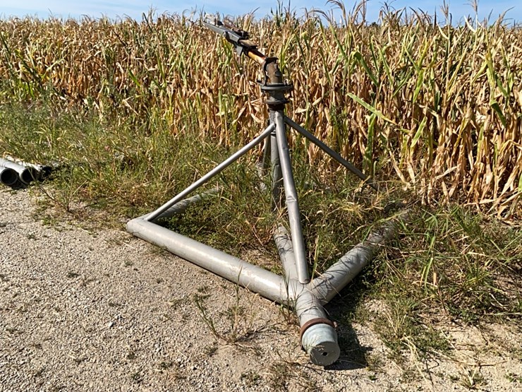irrigation-stationary,-and-big-gun-p-200-gun-and-12-30’-hook-and-latch-pipe-image-1
