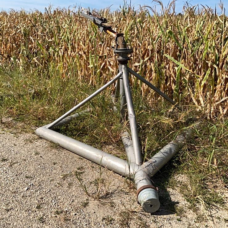 Irrigation stationary, and Big Gun P-200 gun and 12 30’ hook and latch pipe