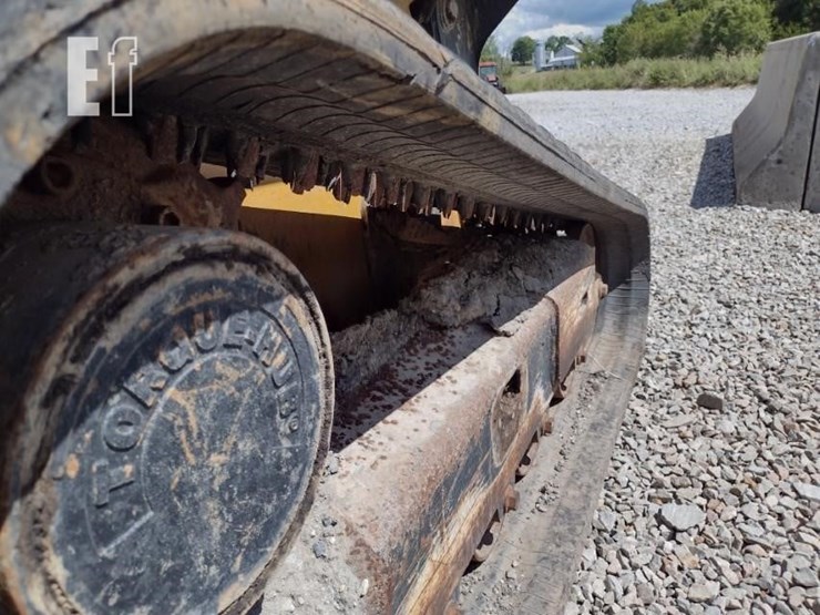 john-deere-329d-image-18