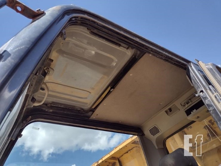 2015-morooka-mst2200vd-image-15