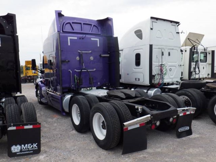 2018-peterbilt-579-image-10