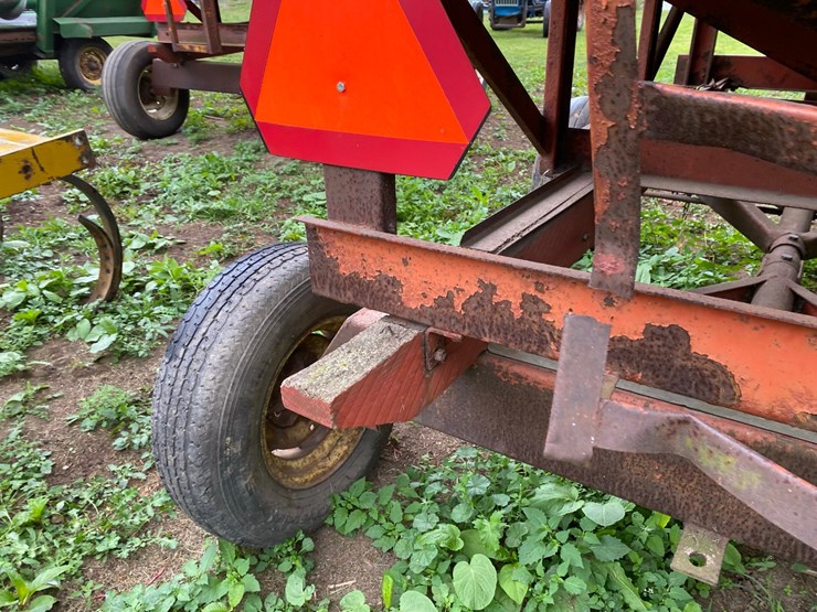 j-&-m-210-gravity-wagon-image-19