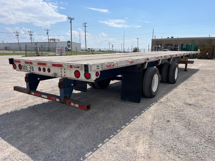 2010-utility-flatbed-image-4