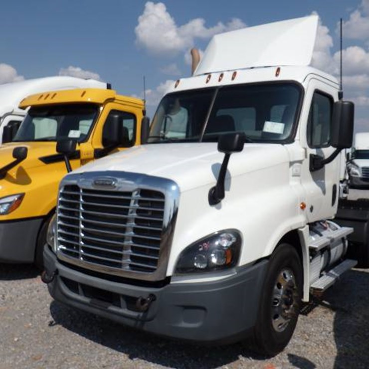 2020 FREIGHTLINER CASCADIA 125