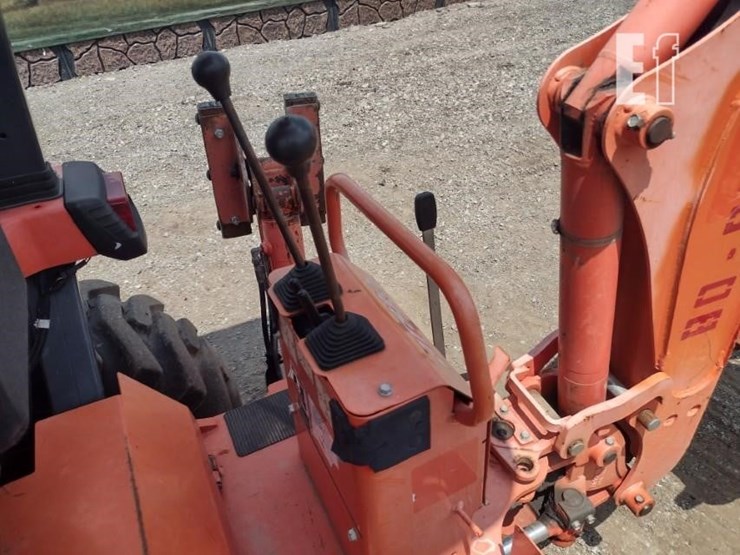 16-kubota-b26tlb-tractor-8242-image-15