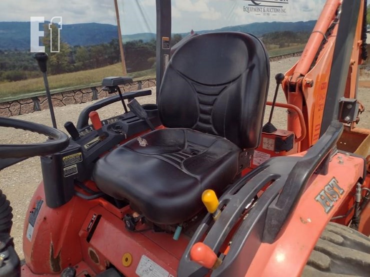 16-kubota-b26tlb-tractor-8242-image-14