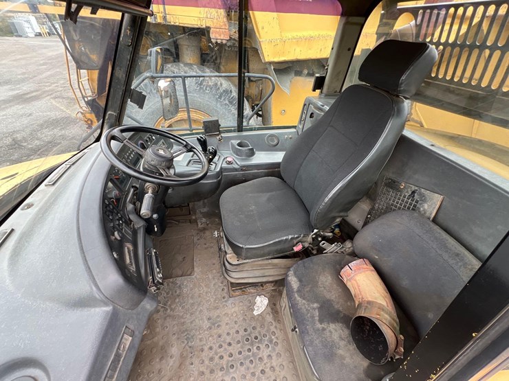 caterpillar-740-image-15