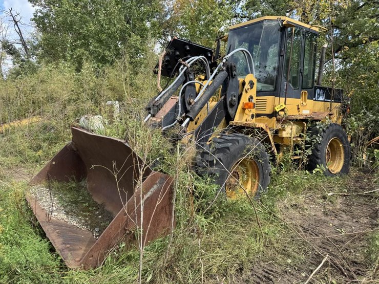caterpillar-it24f-image-1