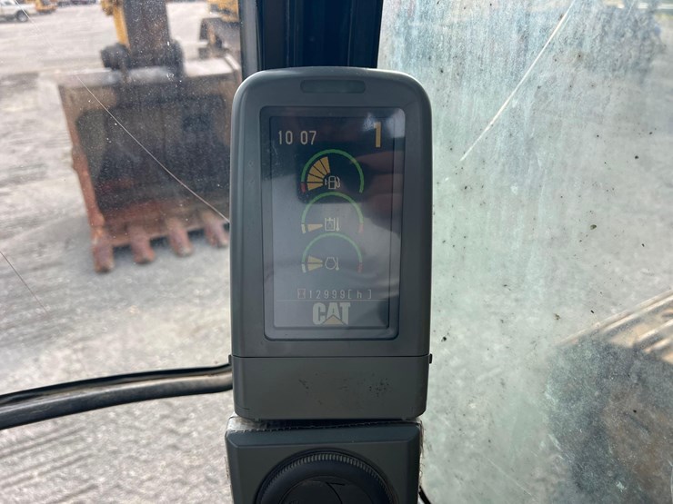 caterpillar-374d-l-image-31