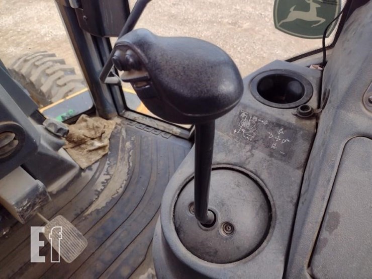 2020-deere-410l-image-8