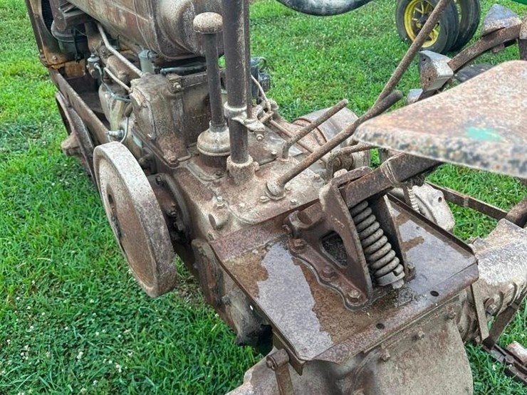 john-deere-b-image-11