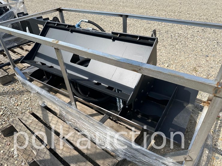 72"-skid-steer-vibrating-plate-compactor-image-2