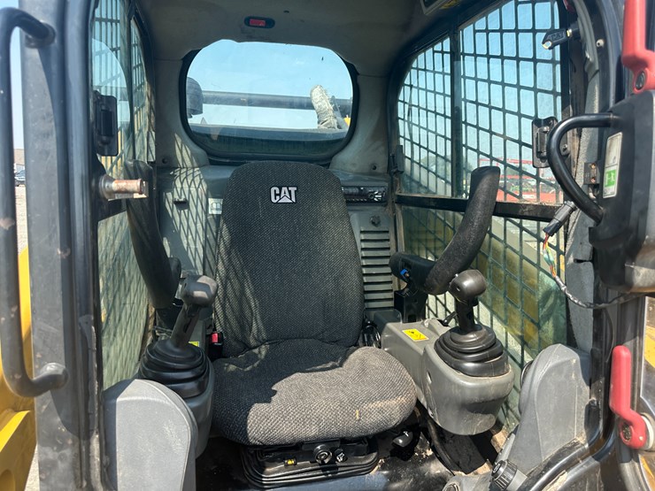 2018-caterpillar-299d2-xhp-image-49