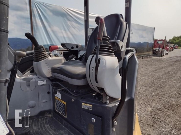 2018-deere-35g-image-12