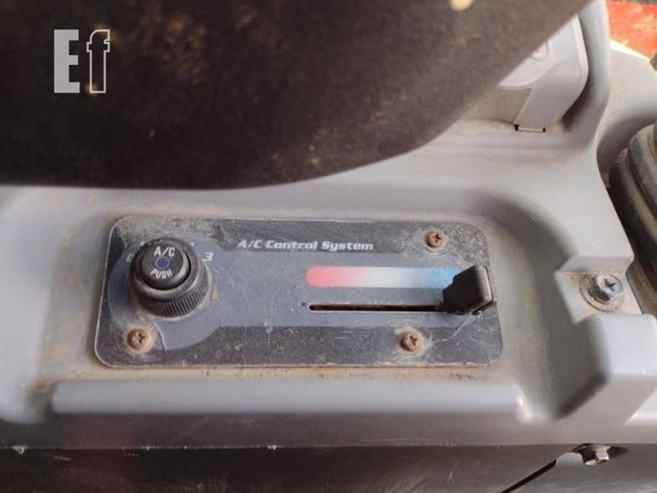 kubota-svl65-2-image-9