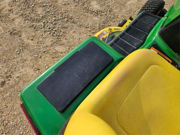 john-deere-325-image-14