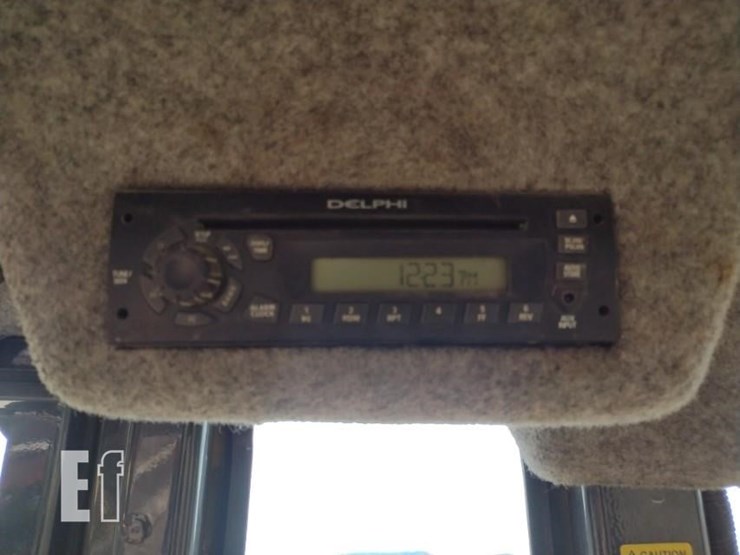 2010-deere-710j-image-10