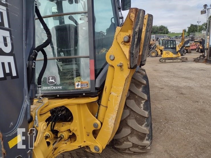2020-deere-410l-image-35