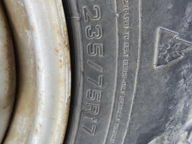 2011-ford-f150-xl-image-31