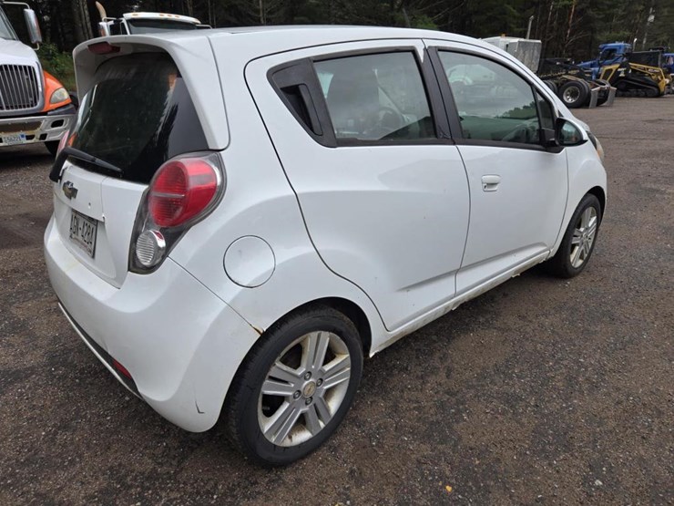 #1580-•-2013-chevrolet-spark-compact-vehicle-image-5