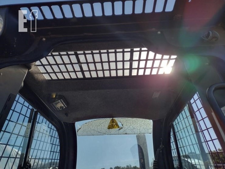 2015-new-holland-c232-image-15