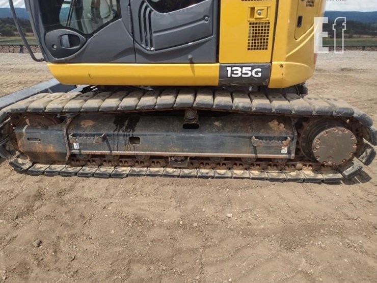 2019-deere-135g-image-26