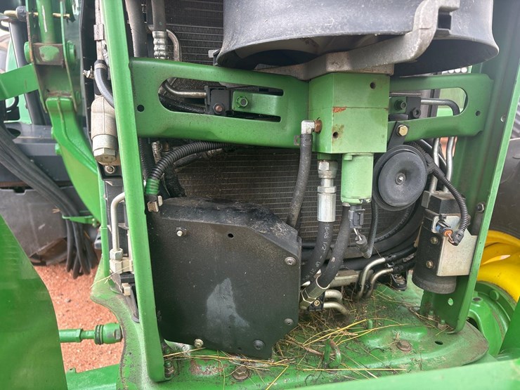 2012-john-deere-6125r-tractor-image-13