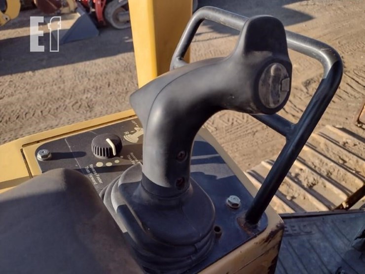 2004-deere-550h-lt-image-10