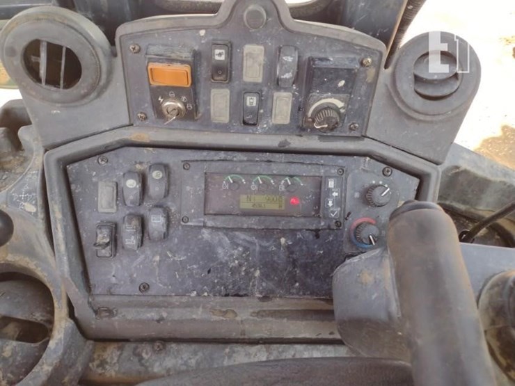 2010-deere-710j-image-7