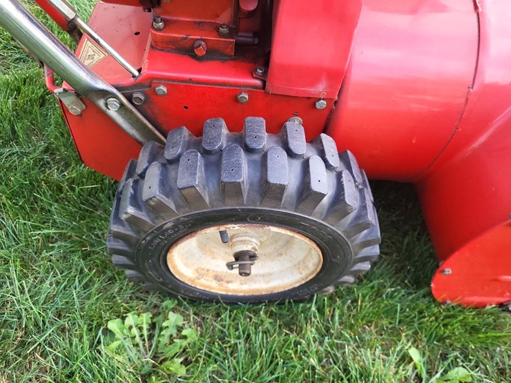 toro-826-walk-behind-snowblower-image-13