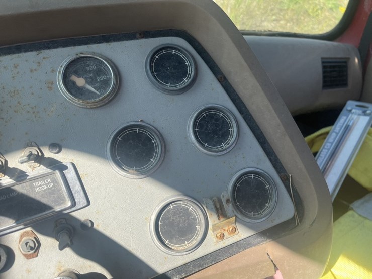1988-ford-l9000-image-9