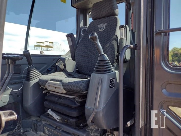 case-cx60-excavator-8560-image-15