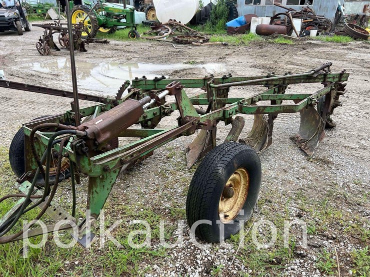 john-deere-model-555h-4btm-pull-type-plow-image-2