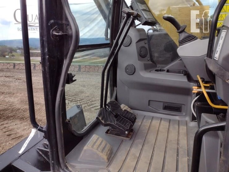 2019-caterpillar-307.5-image-12