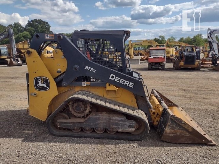 2022-deere-317g-image-3
