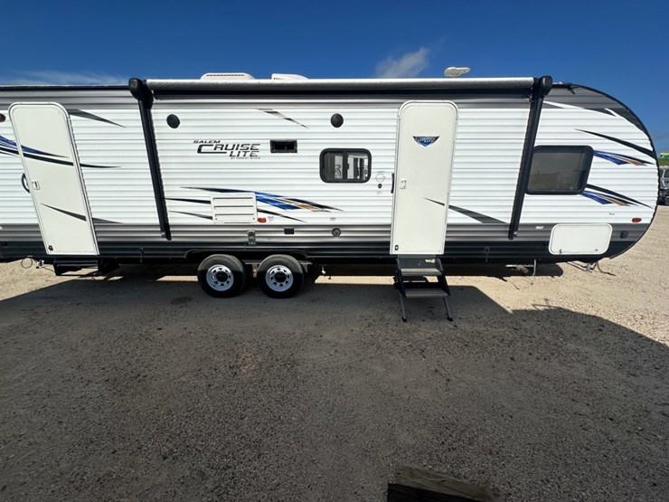 2018-forrest-river-cruise-lite-camper-image-2