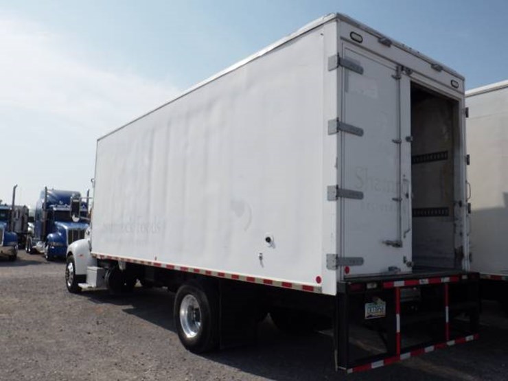 2017-peterbilt-337-image-10