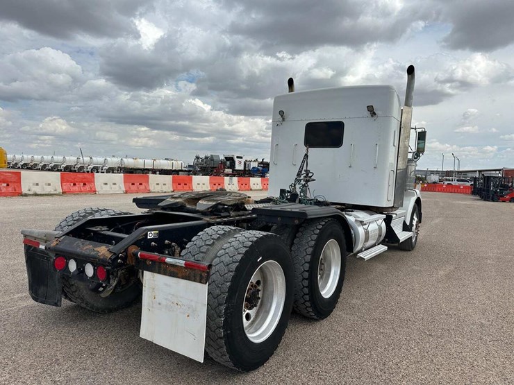 2019-kenworth-t800-image-4