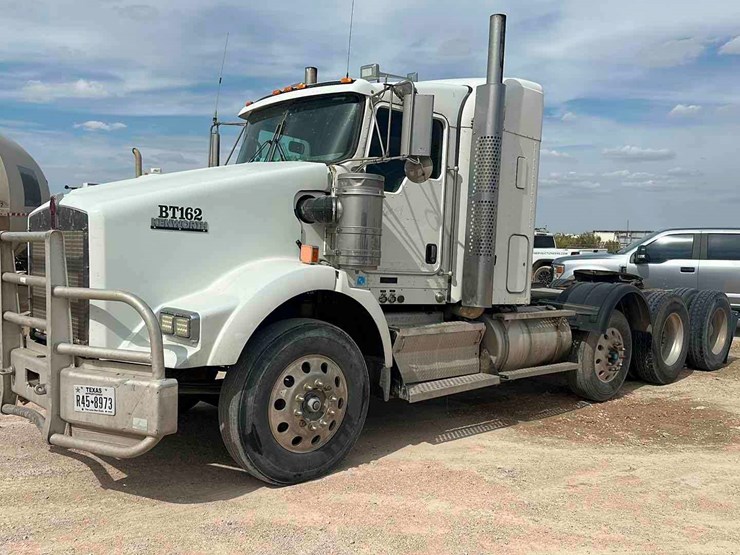 2012-kenworth-t800-image-1