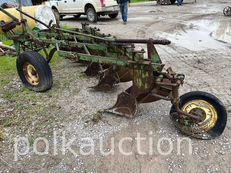 john-deere-model-555h-4btm-pull-type-plow-image-7