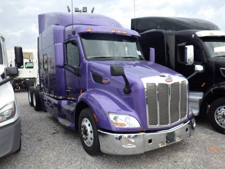 2018-peterbilt-579-image-3
