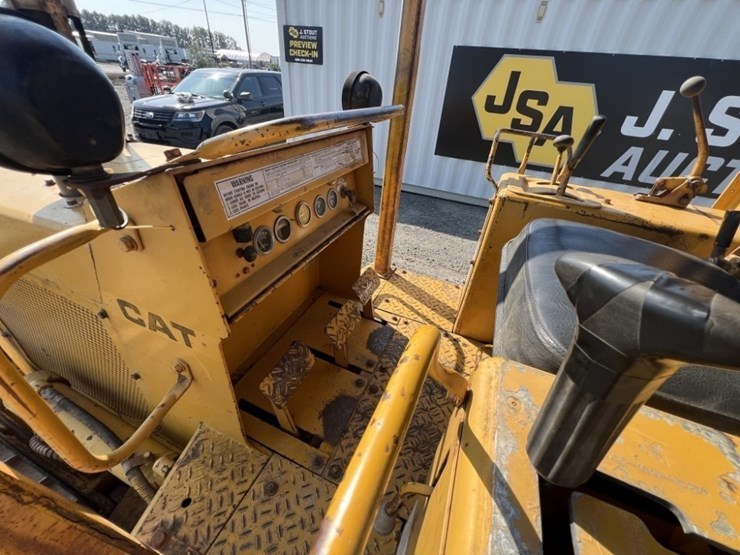 1975-caterpillar-d3-image-25